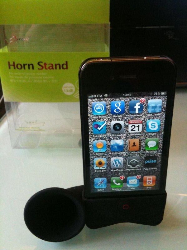 iphone horn stand